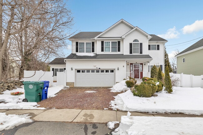 240 Highland Ave in Stratford, CT - Building Photo - Building Photo