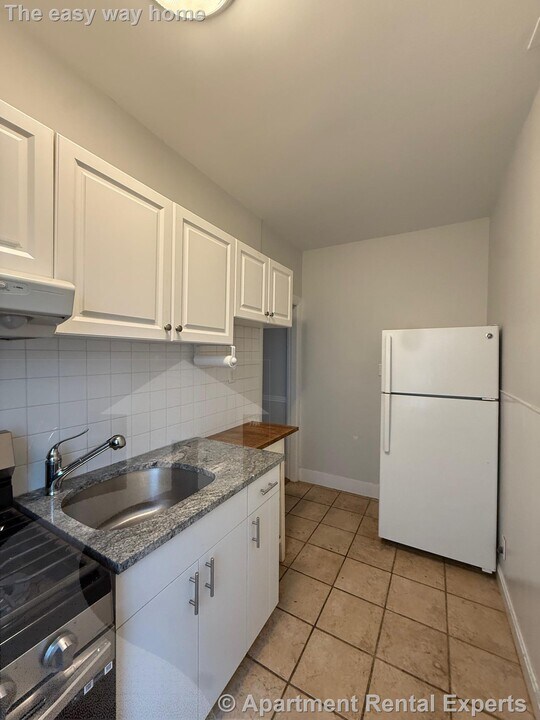 69 Raymond Ave in Somerville, MA - Building Photo
