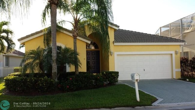 7177 Lake Island Dr in Greenacres, FL - Building Photo - Building Photo