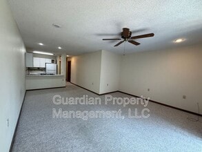 1645 N Country Club Rd in Maryville, MO - Building Photo - Building Photo