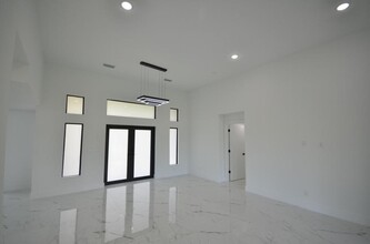 1234 Bermar St in Ft. Myers, FL - Building Photo - Building Photo
