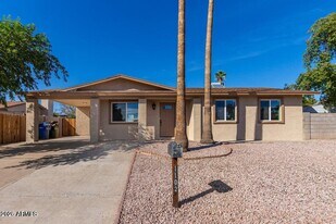 1102 W Anderson Dr in Phoenix, AZ - Building Photo