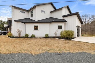 18200 Fair Ln in Jonestown, TX - Building Photo - Building Photo