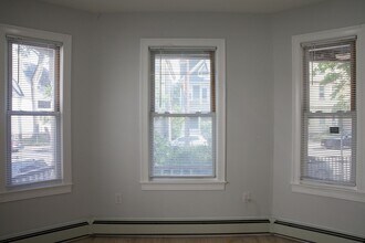 337 Centre St in Boston, MA - Building Photo - Building Photo