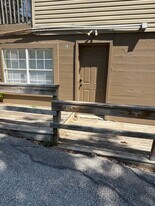 668 N Lindell Ave in Fayetteville, AR - Building Photo