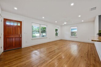 2606 W 48th St in Austin, TX - Foto de edificio - Building Photo