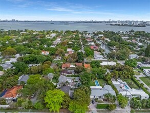 1022 NE 91st Terrace in Miami Shores, FL - Building Photo - Building Photo