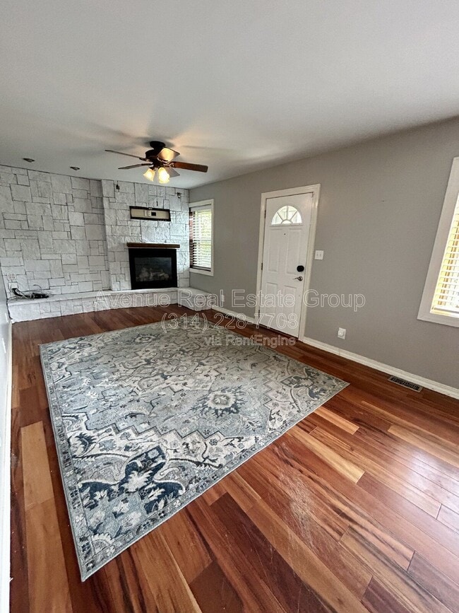 9215 Meadowbrook Ln in Overland, MO - Building Photo - Building Photo