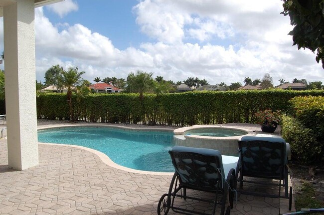 8551 Egret Lakes Ln in West Palm Beach, FL - Building Photo - Building Photo