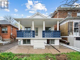 43 Belvidere Ave in Toronto, ON - Building Photo