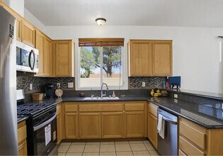 751 Pino Ave in Lancaster, CA - Building Photo - Building Photo