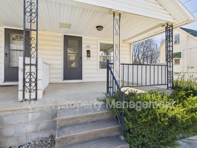 446 7th St in Struthers, OH - Building Photo - Building Photo