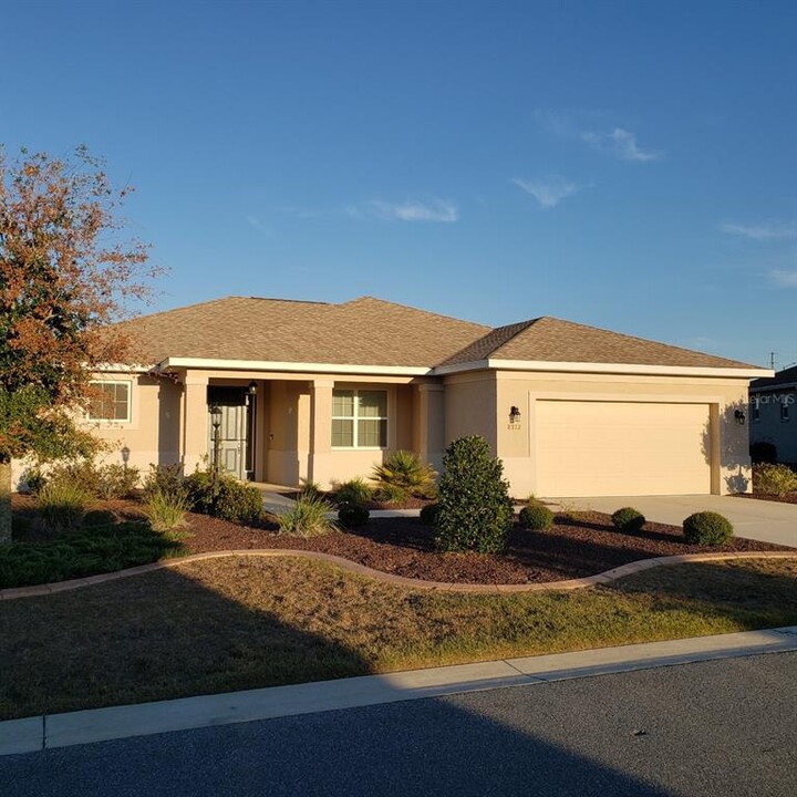 8912 SW 101st Cir in Ocala, FL - Foto de edificio