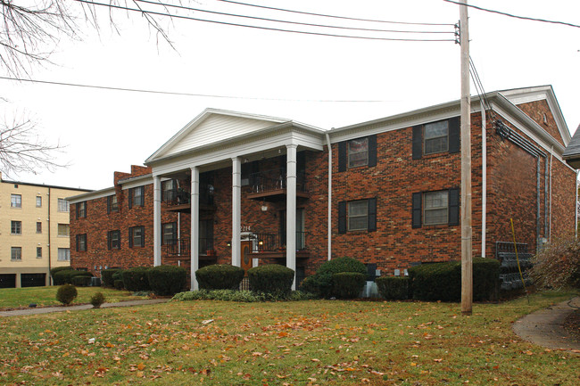 2214 Sherwood Ave in Louisville, KY - Foto de edificio - Building Photo