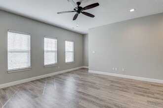 1512 Avenue W in Lubbock, TX - Building Photo - Building Photo