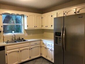 9363 Fox Run Ave in Baton Rouge, LA - Building Photo - Building Photo