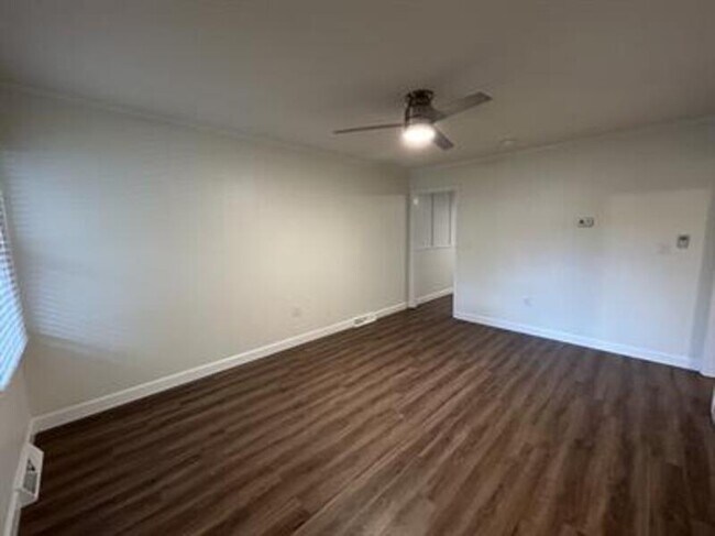 517 Old Central Rd photo'