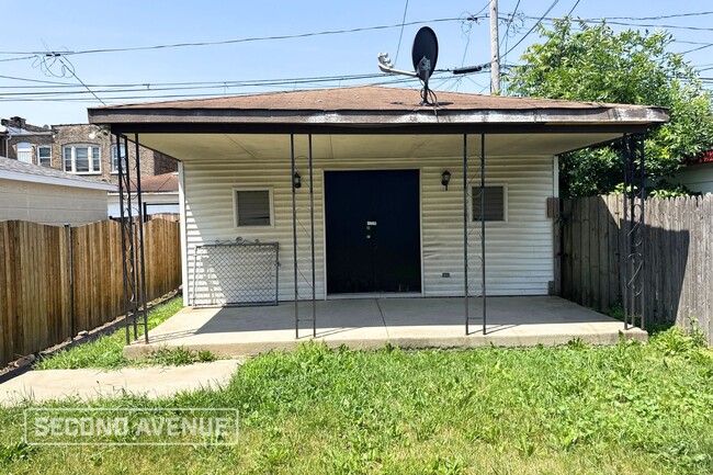 9640 S Calumet Ave in Chicago, IL - Building Photo - Building Photo