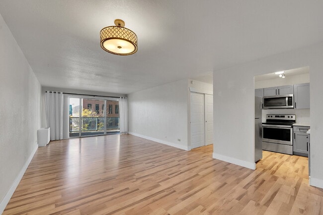 888 Logan St in Denver, CO - Building Photo - Building Photo