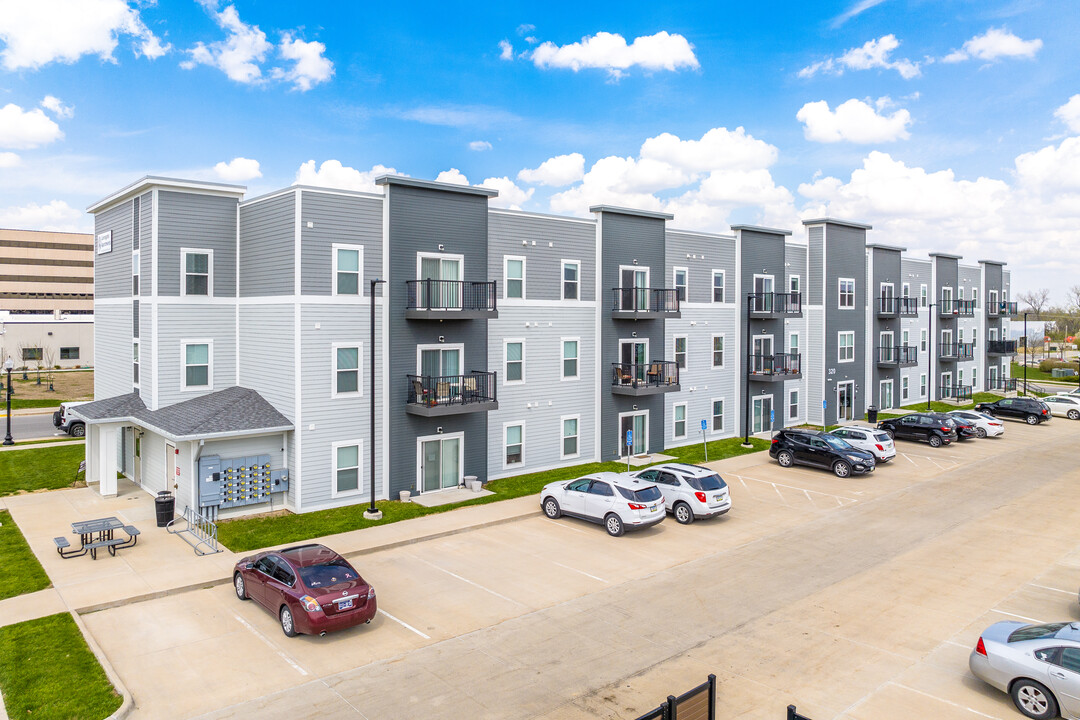 Lions Gate Apartments in Newton, IA - Foto de edificio