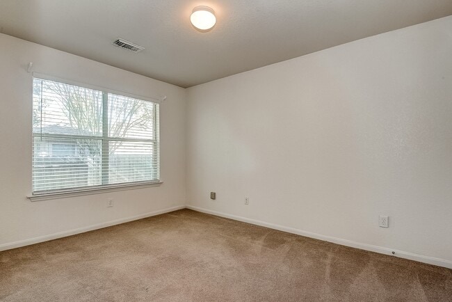 property at 30 Hermit Thrush Pl