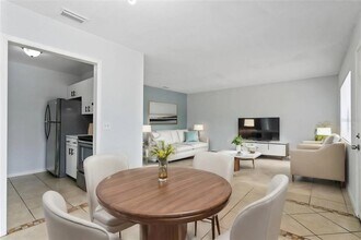 2000 15th Ct NW in Winter Haven, FL - Foto de edificio - Building Photo