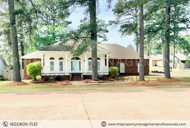 property at 600 Bay Pointe Ln