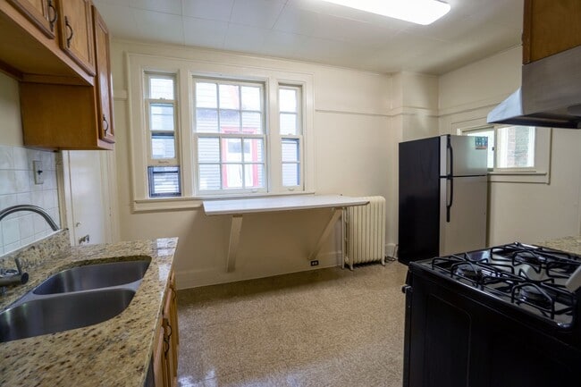 118 Victoria Pl in Syracuse, NY - Building Photo - Building Photo