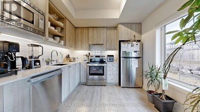 155-155 Downsview Park Blvd in Toronto, ON - Building Photo - Building Photo