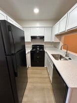 Earle of Warwick Square in Newport News, VA - Building Photo