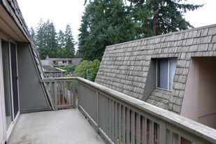 1400 153rd Ave NE in Bellevue, WA - Building Photo