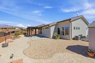 701 N Millcreek Springs Dr in Washington, UT - Building Photo - Building Photo