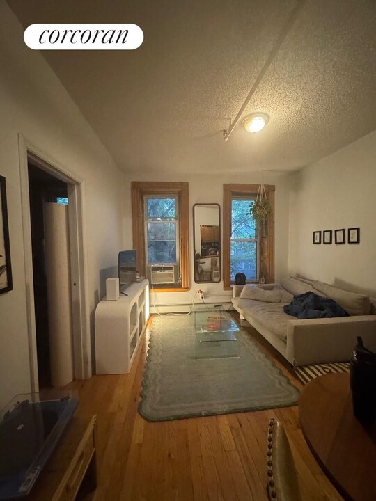 59 Monroe St in Brooklyn, NY - Building Photo