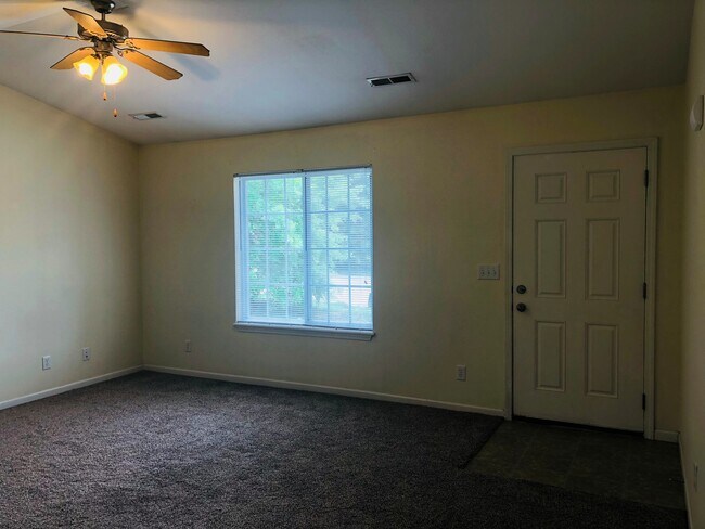 24460 Tupelo Ln in St. Robert, MO - Building Photo - Building Photo