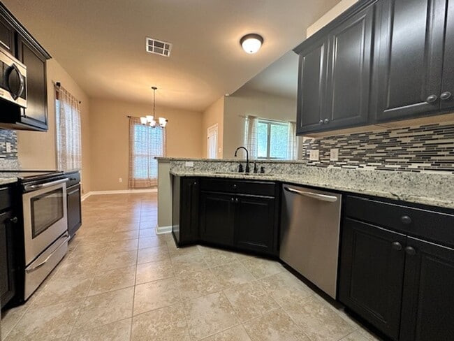 106 Valcour Pl in Youngsville, LA - Building Photo - Building Photo