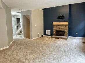 808 Fieldstone Ct in Colchester, CT - Building Photo - Building Photo