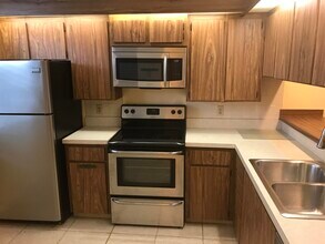 3826 Whitehall Dr in West Palm Beach, FL - Building Photo - Building Photo