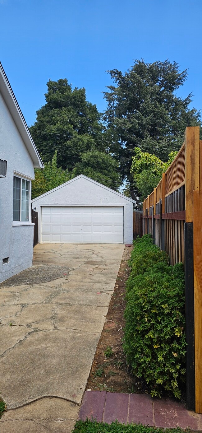2231 10th Ave in Sacramento, CA - Building Photo - Building Photo