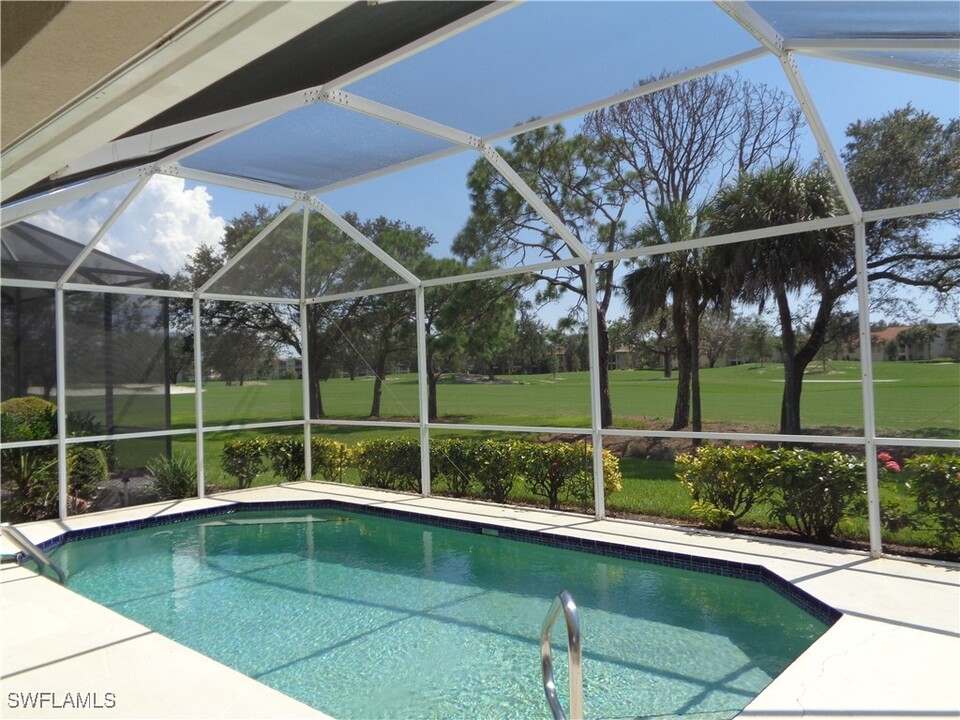 132 Napa Ridge Way in Naples, FL - Building Photo