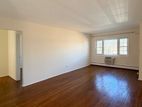 45 Wedgewood Dr in Verona, NJ - Building Photo - Building Photo