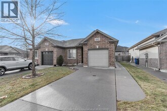 3205 Seville Ave in Windsor, ON - Building Photo - Building Photo