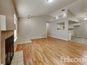 7726 Robinette Rd in Sacramento, CA - Building Photo - Building Photo