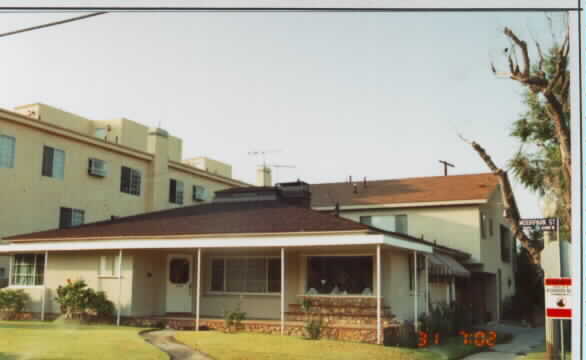 11490 Moorpark St in North Hollywood, CA - Foto de edificio - Building Photo