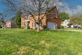 1073 Heatherwood Dr in Virginia Beach, VA - Building Photo - Building Photo