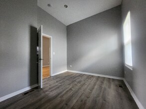 5906 S La Salle St in Chicago, IL - Building Photo - Building Photo