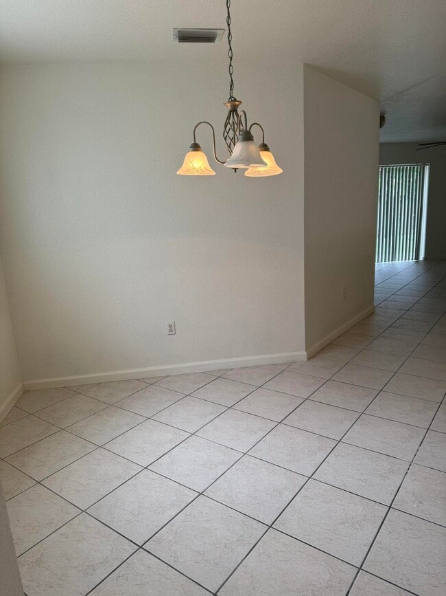 1364 Climbing Rose Ln in West Palm Beach, FL - Building Photo - Building Photo
