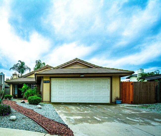 9929 Palo Alto St in Rancho Cucamonga, CA - Building Photo - Building Photo