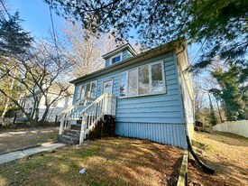 25 Indian Spring Rd in Clementon, NJ - Building Photo