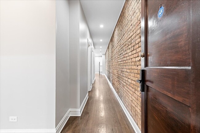 6553 N Greenview Ave in Chicago, IL - Building Photo - Building Photo