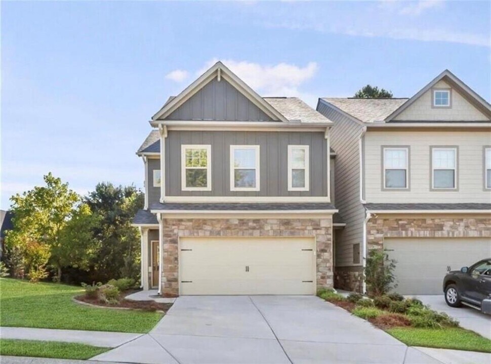 717 St James Pl in Canton, GA - Building Photo